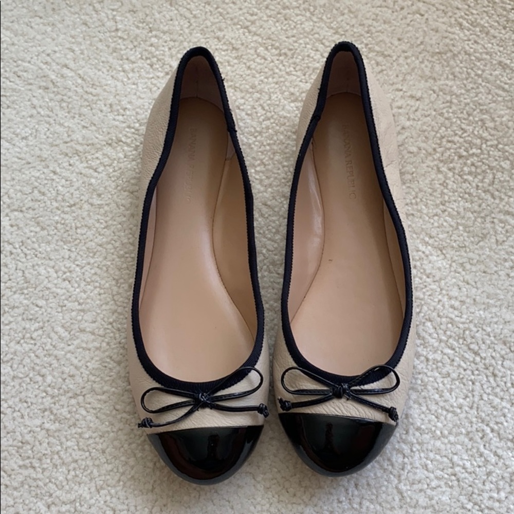 BANANA REPUBLIC Alana Flats